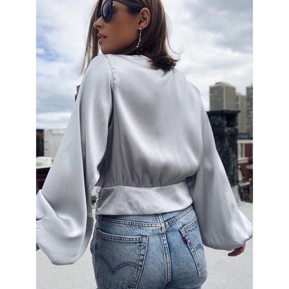 Last 1✨Stella Metallic Puff Sleeve Top - Silver - Picture 5 of 8